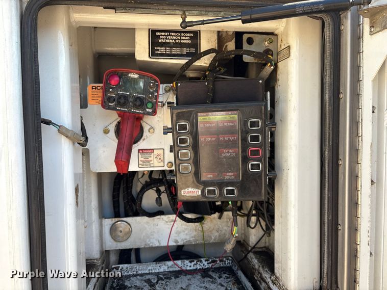 image for item EA6984 2014 Freightliner Business Class M2 utility / service truck