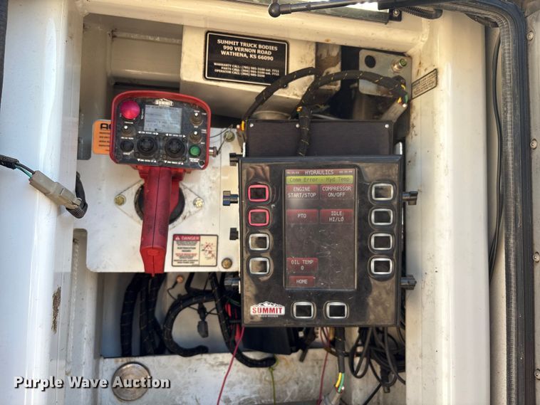 image for item EA6984 2014 Freightliner Business Class M2 utility / service truck