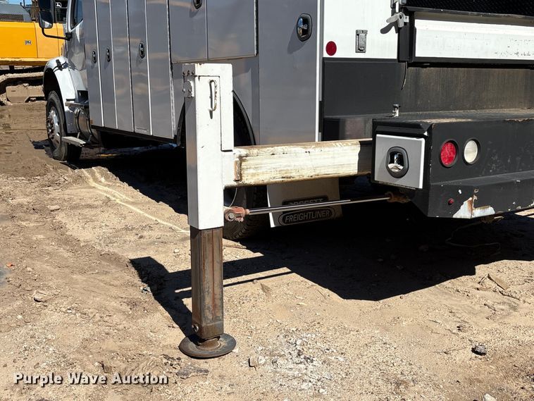 image for item EA6984 2014 Freightliner Business Class M2 utility / service truck