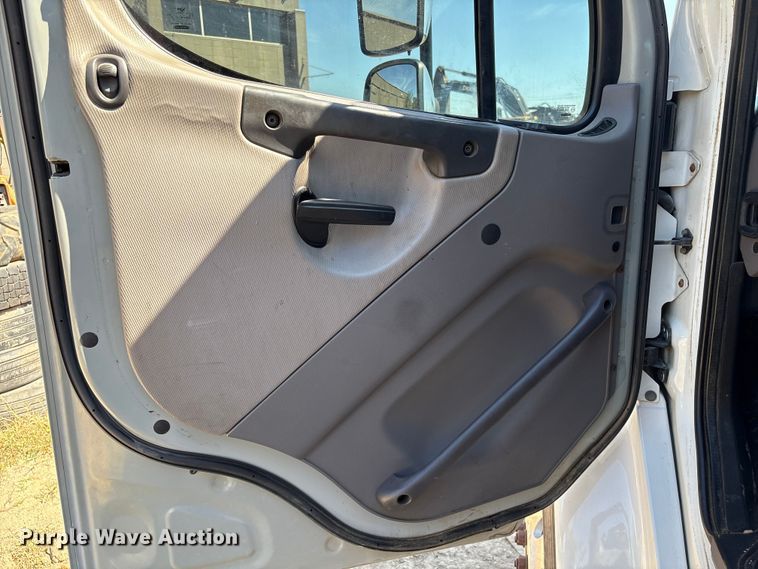 image for item EA6984 2014 Freightliner Business Class M2 utility / service truck