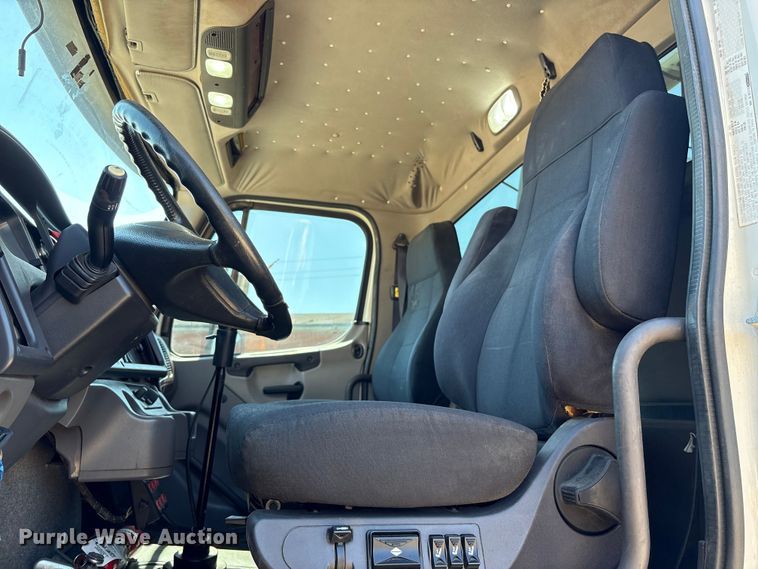 image for item EA6984 2014 Freightliner Business Class M2 utility / service truck