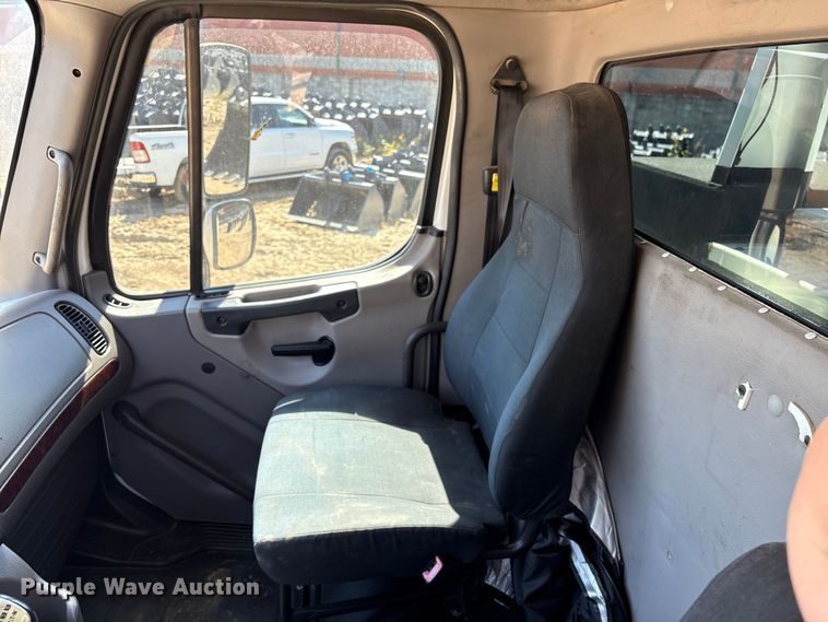 image for item EA6984 2014 Freightliner Business Class M2 utility / service truck