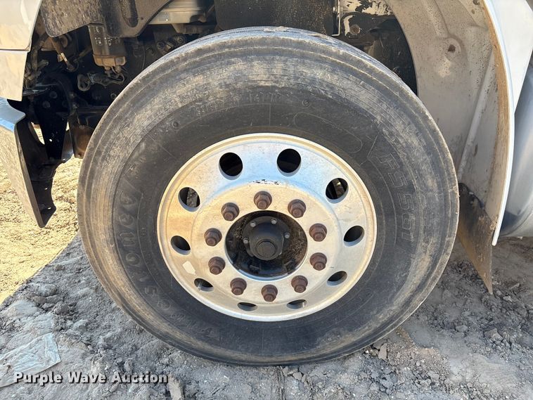 image for item EA6984 2014 Freightliner Business Class M2 utility / service truck