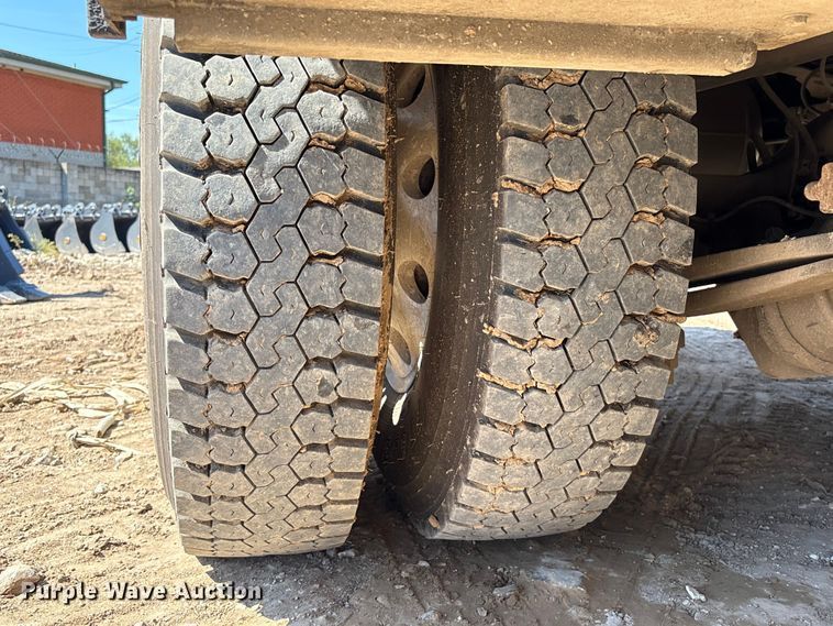 image for item EA6984 2014 Freightliner Business Class M2 utility / service truck