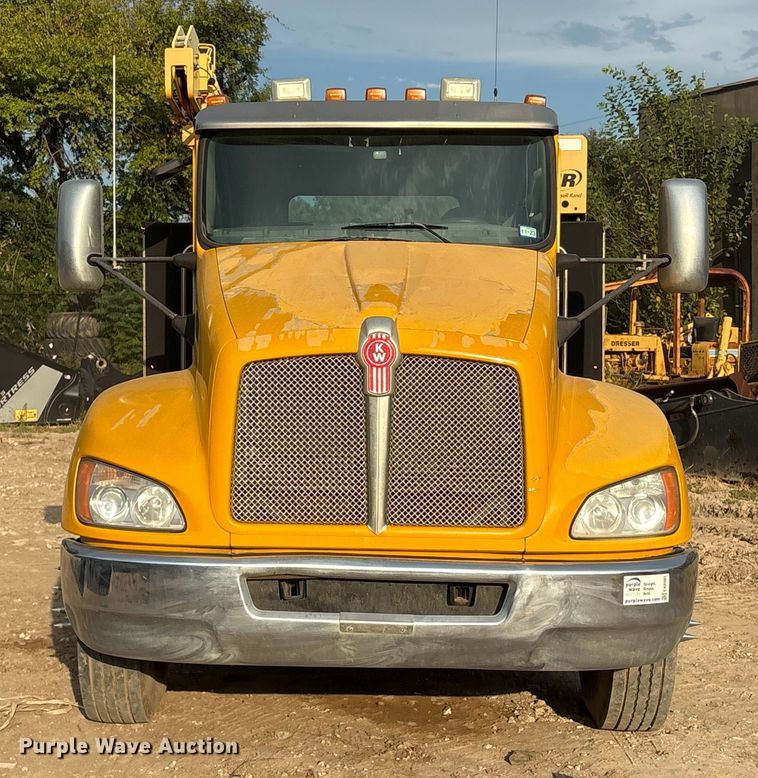 image for item EA6985 2012 Kenworth T370 utility / service truck