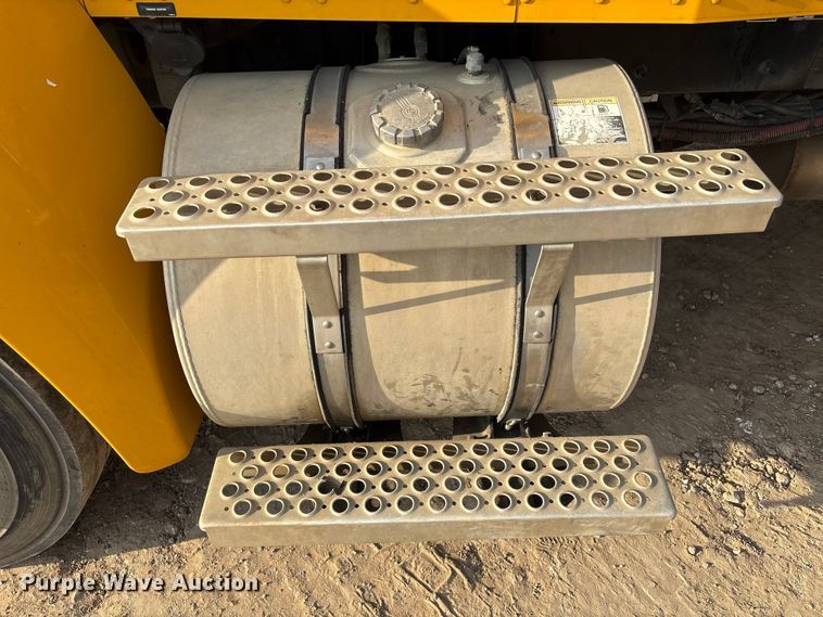 image for item EA6985 2012 Kenworth T370 utility / service truck