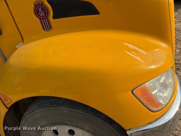 image for item EA6985 2012 Kenworth T370 utility / service truck