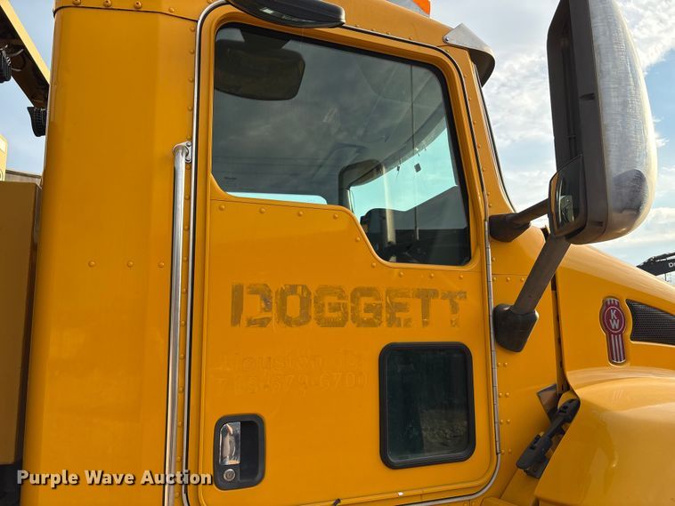 image for item EA6985 2012 Kenworth T370 utility / service truck