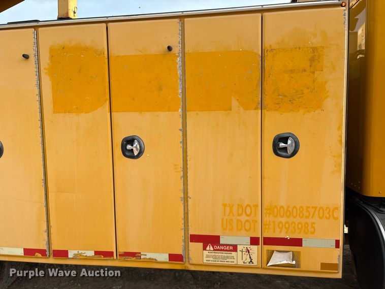 image for item EA6985 2012 Kenworth T370 utility / service truck