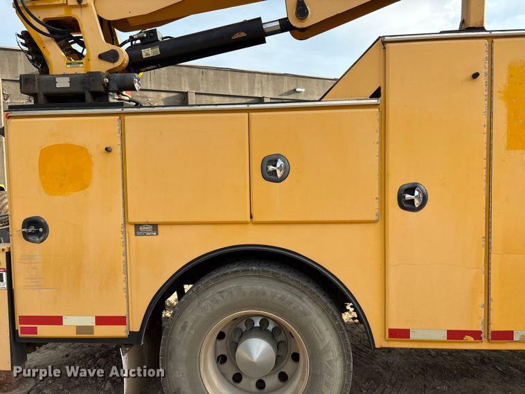 image for item EA6985 2012 Kenworth T370 utility / service truck