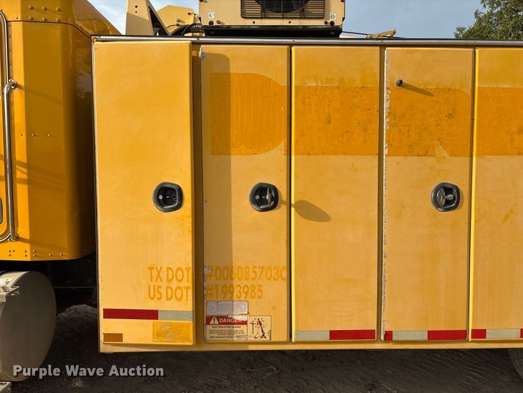 image for item EA6985 2012 Kenworth T370 utility / service truck