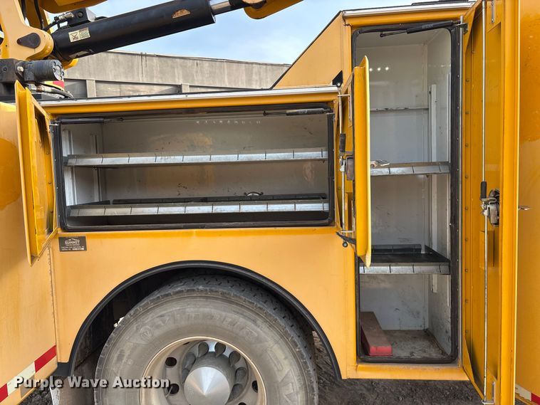 image for item EA6985 2012 Kenworth T370 utility / service truck