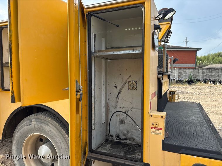 image for item EA6985 2012 Kenworth T370 utility / service truck