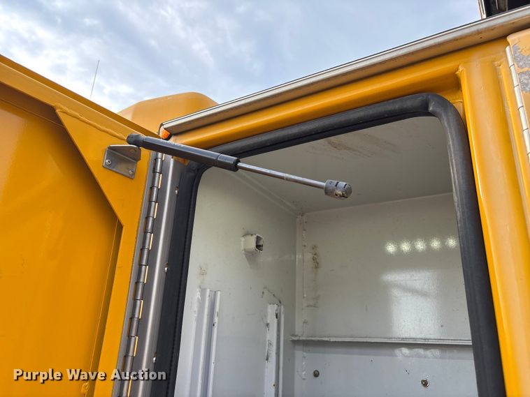 image for item EA6985 2012 Kenworth T370 utility / service truck