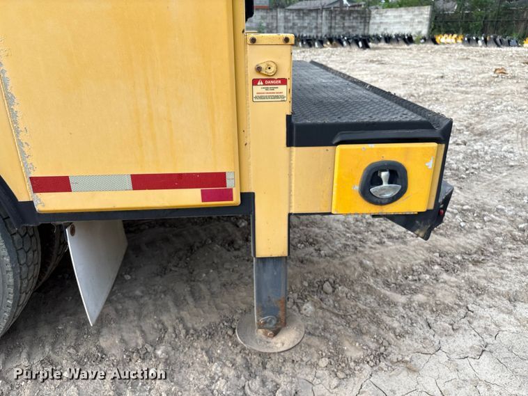 image for item EA6985 2012 Kenworth T370 utility / service truck