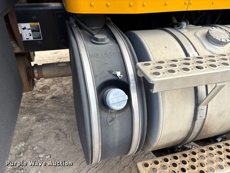 image for item EA6985 2012 Kenworth T370 utility / service truck