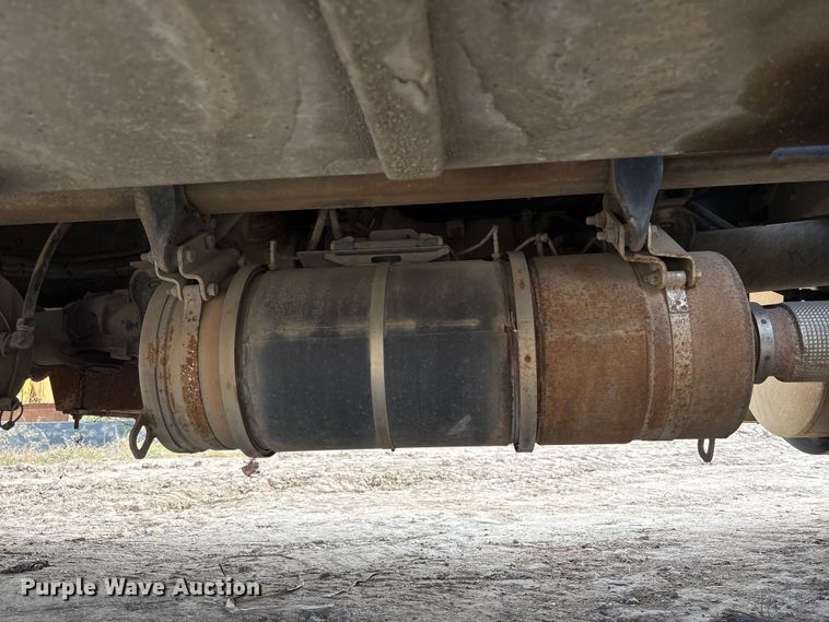 image for item EA6985 2012 Kenworth T370 utility / service truck