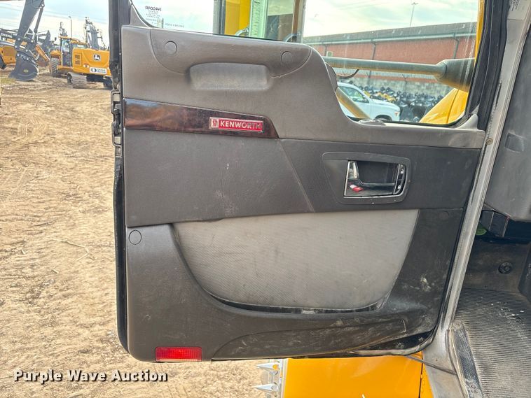 image for item EA6985 2012 Kenworth T370 utility / service truck