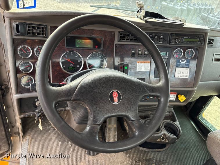 image for item EA6985 2012 Kenworth T370 utility / service truck