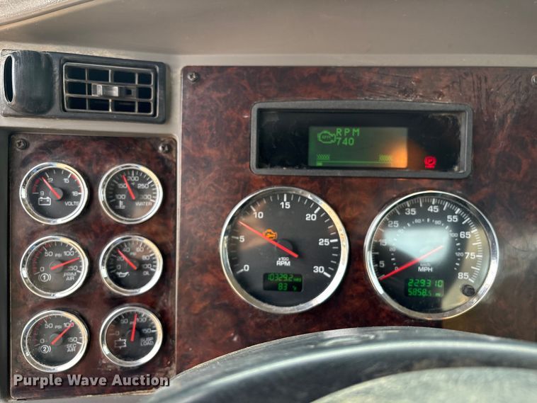 image for item EA6985 2012 Kenworth T370 utility / service truck