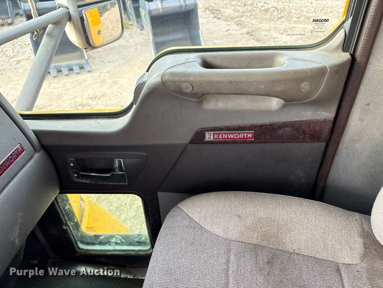 image for item EA6985 2012 Kenworth T370 utility / service truck