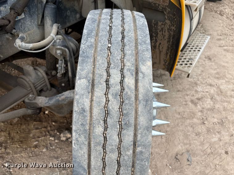 image for item EA6985 2012 Kenworth T370 utility / service truck