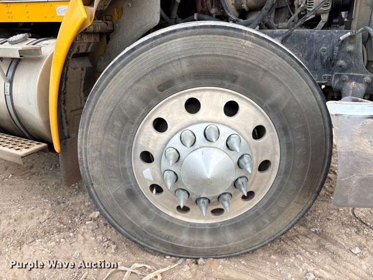 image for item EA6985 2012 Kenworth T370 utility / service truck