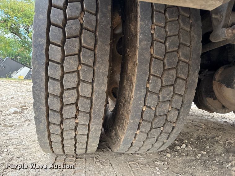 image for item EA6985 2012 Kenworth T370 utility / service truck