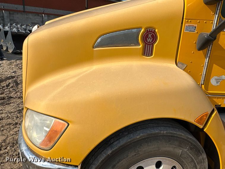 image for item EA6986 2012 Kenworth T370 utility / service truck