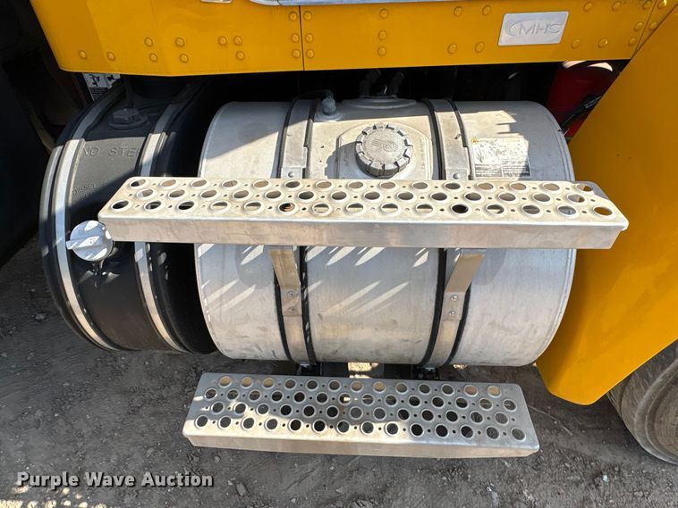 image for item EA6986 2012 Kenworth T370 utility / service truck