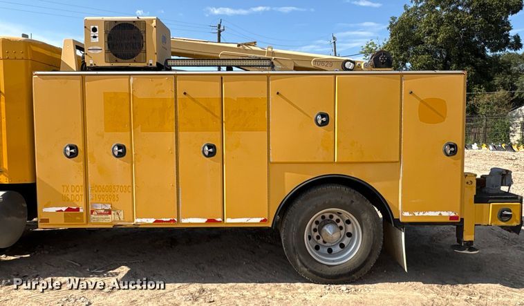 image for item EA6986 2012 Kenworth T370 utility / service truck