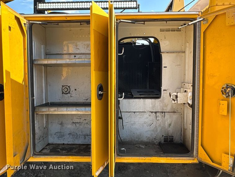 image for item EA6986 2012 Kenworth T370 utility / service truck