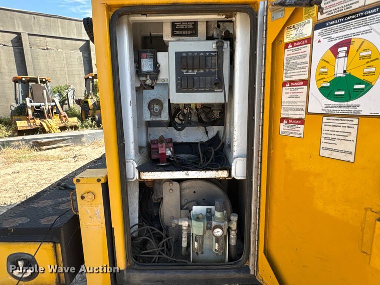 image for item EA6986 2012 Kenworth T370 utility / service truck