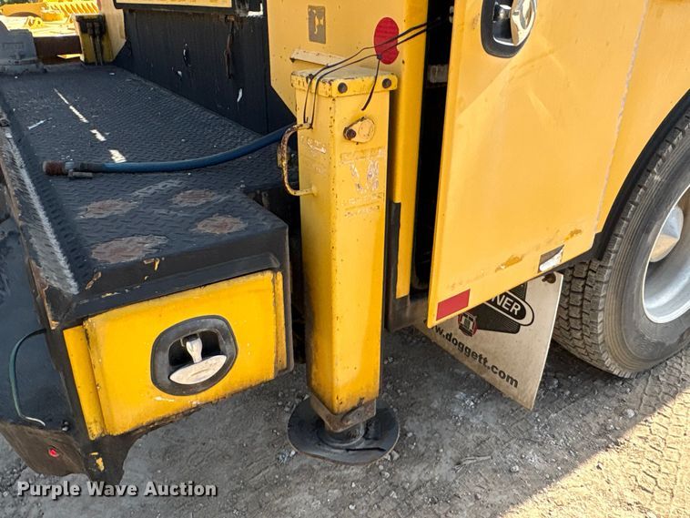 image for item EA6986 2012 Kenworth T370 utility / service truck