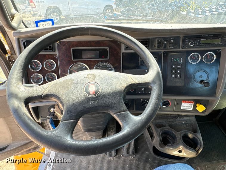 image for item EA6986 2012 Kenworth T370 utility / service truck