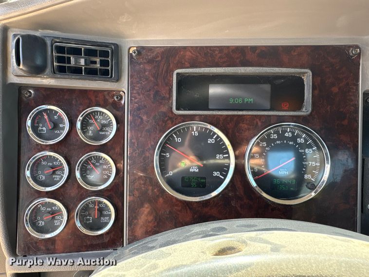 image for item EA6986 2012 Kenworth T370 utility / service truck