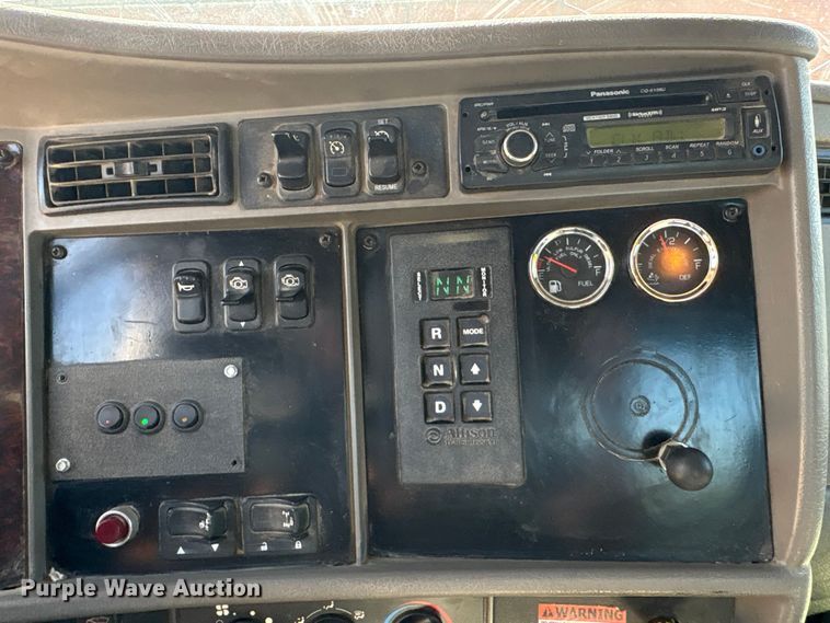 image for item EA6986 2012 Kenworth T370 utility / service truck