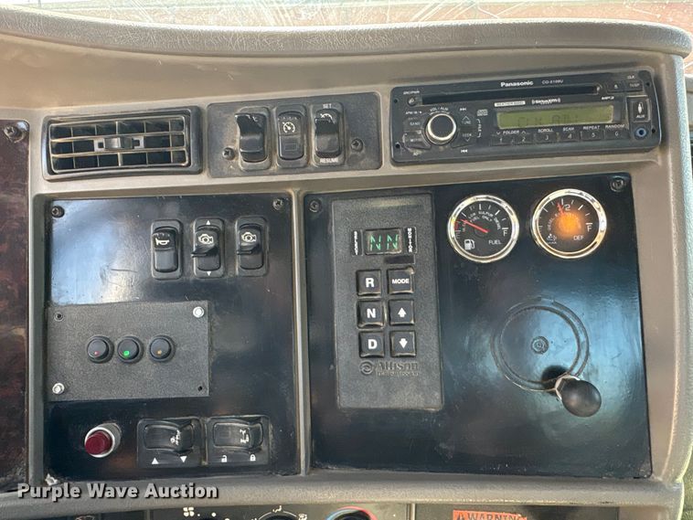 image for item EA6986 2012 Kenworth T370 utility / service truck