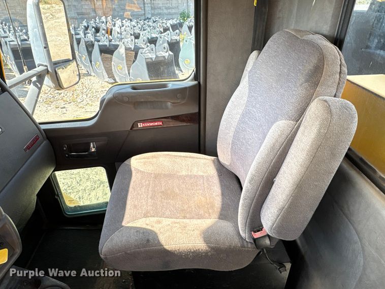 image for item EA6986 2012 Kenworth T370 utility / service truck