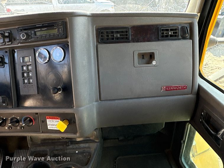 image for item EA6986 2012 Kenworth T370 utility / service truck