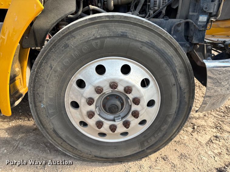 image for item EA6986 2012 Kenworth T370 utility / service truck