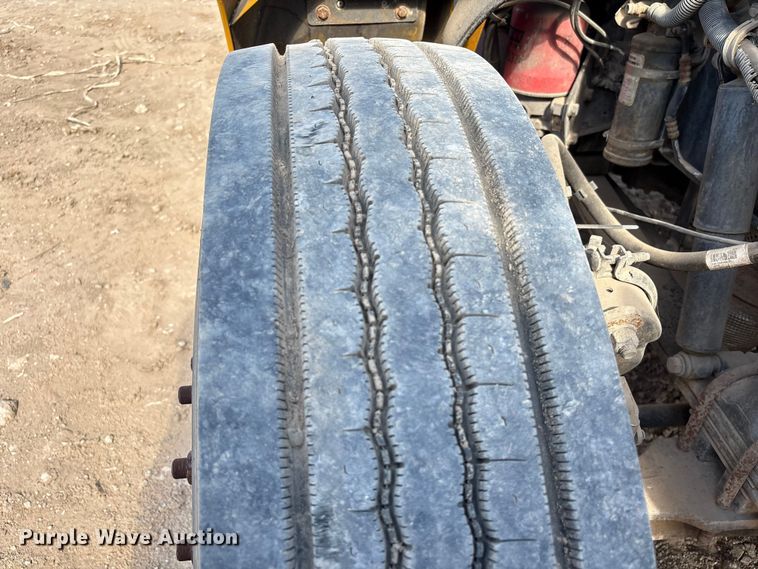 image for item EA6986 2012 Kenworth T370 utility / service truck