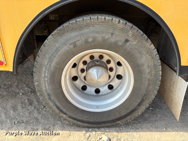 image for item EA6986 2012 Kenworth T370 utility / service truck