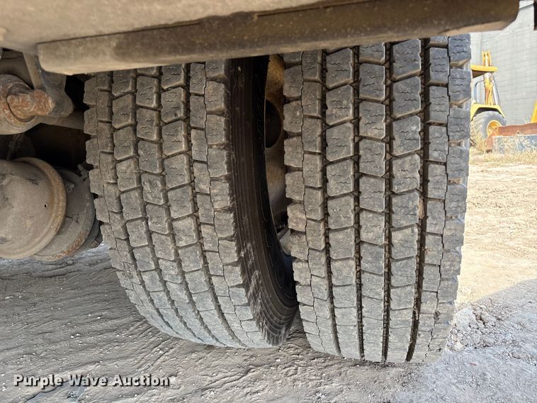 image for item EA6986 2012 Kenworth T370 utility / service truck