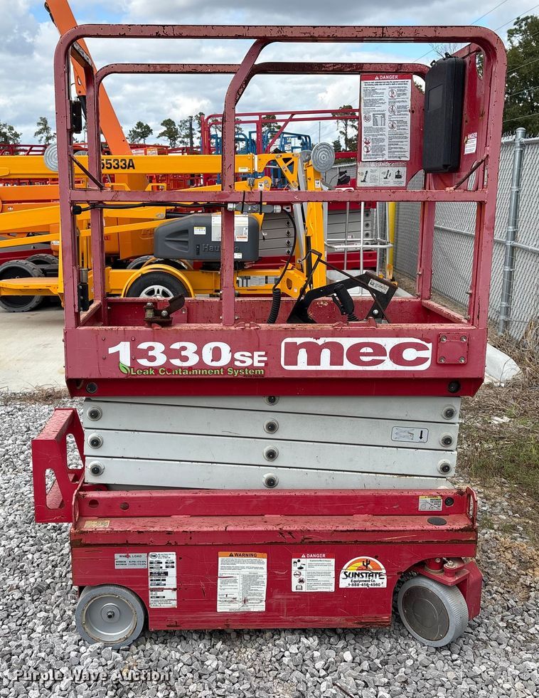 image for item EA7085 2019 MEC 1330SE scissor lift