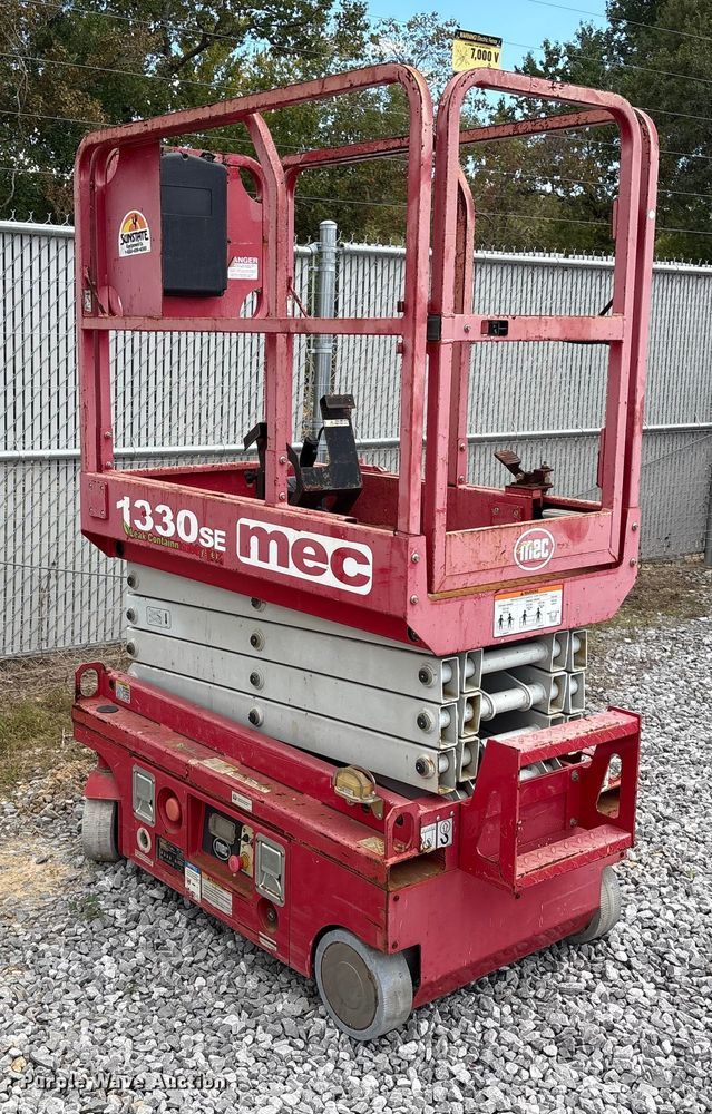 image for item EA7085 2019 MEC 1330SE scissor lift