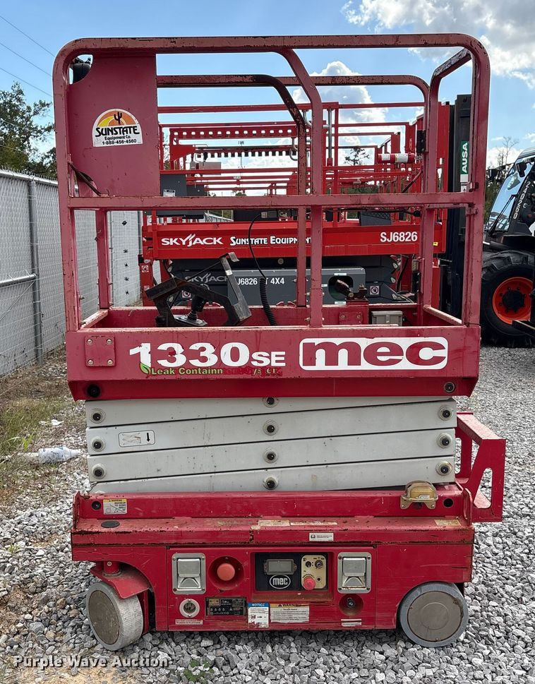 image for item EA7085 2019 MEC 1330SE scissor lift