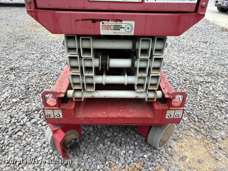image for item EA7085 2019 MEC 1330SE scissor lift