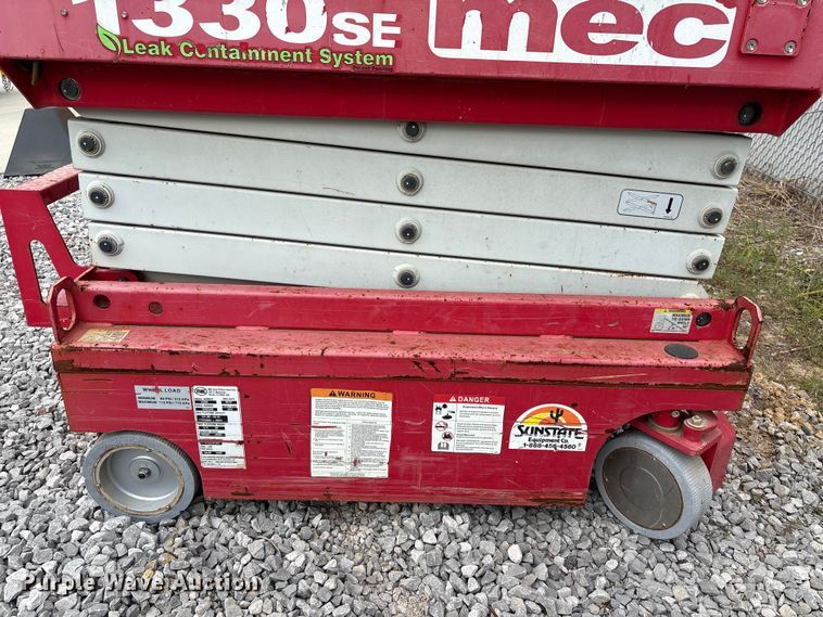 image for item EA7085 2019 MEC 1330SE scissor lift
