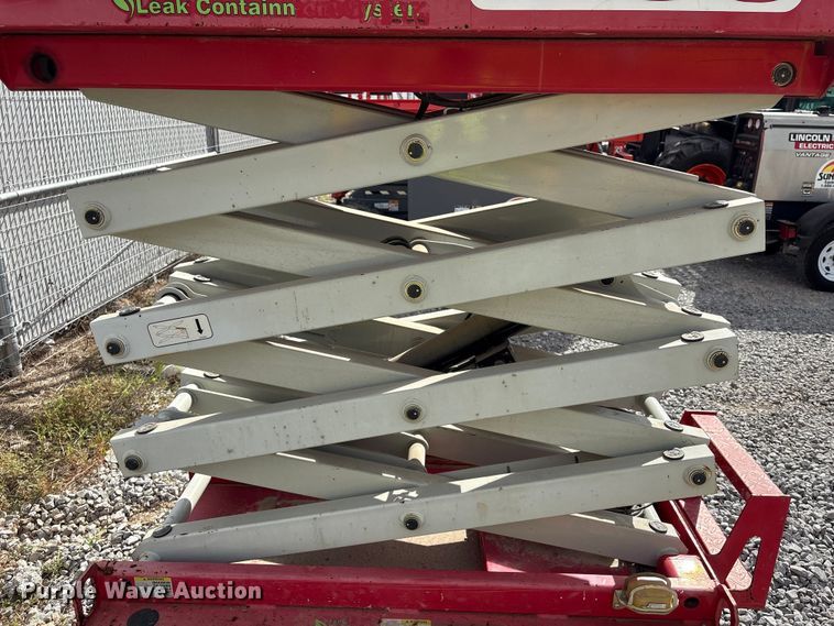 image for item EA7085 2019 MEC 1330SE scissor lift